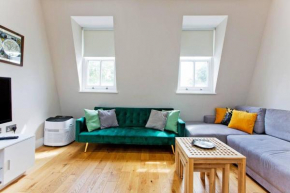 Cute 1Bed Duplex Kensington No5
